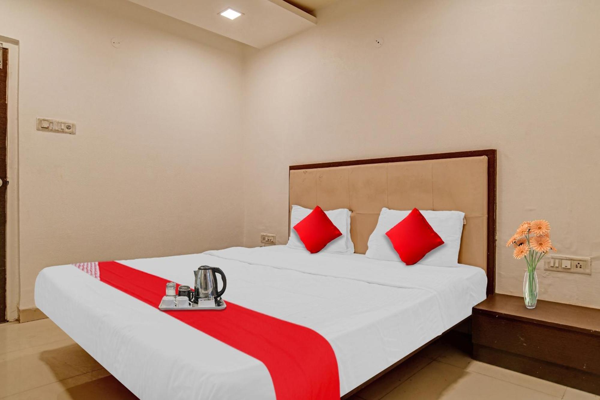 Hotel O Shree Saiji Palace Indore